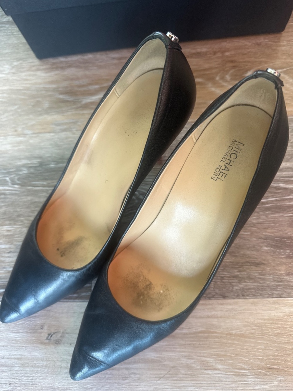 Michael Kors Black Leather Mid-Heel Pumps – Size 8.5M - Picture 4 of 5